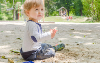 Krippe - Ich bin gegangen die Kinder sind geblieben1 - iStock © Aron M