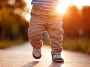 Entwicklungsschritte Mut zum eigenen Tempo - Foto iStock © Ivanko_Brnjakovic