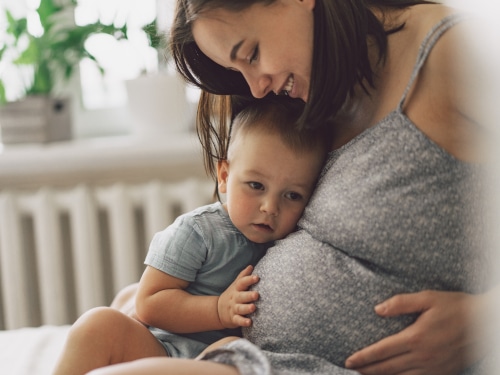 Alkohol in der Schwangerschaft - Aufklärung, Schutz und Hilfe für Familien - Foto iStock © Anastasiia Stiahailo